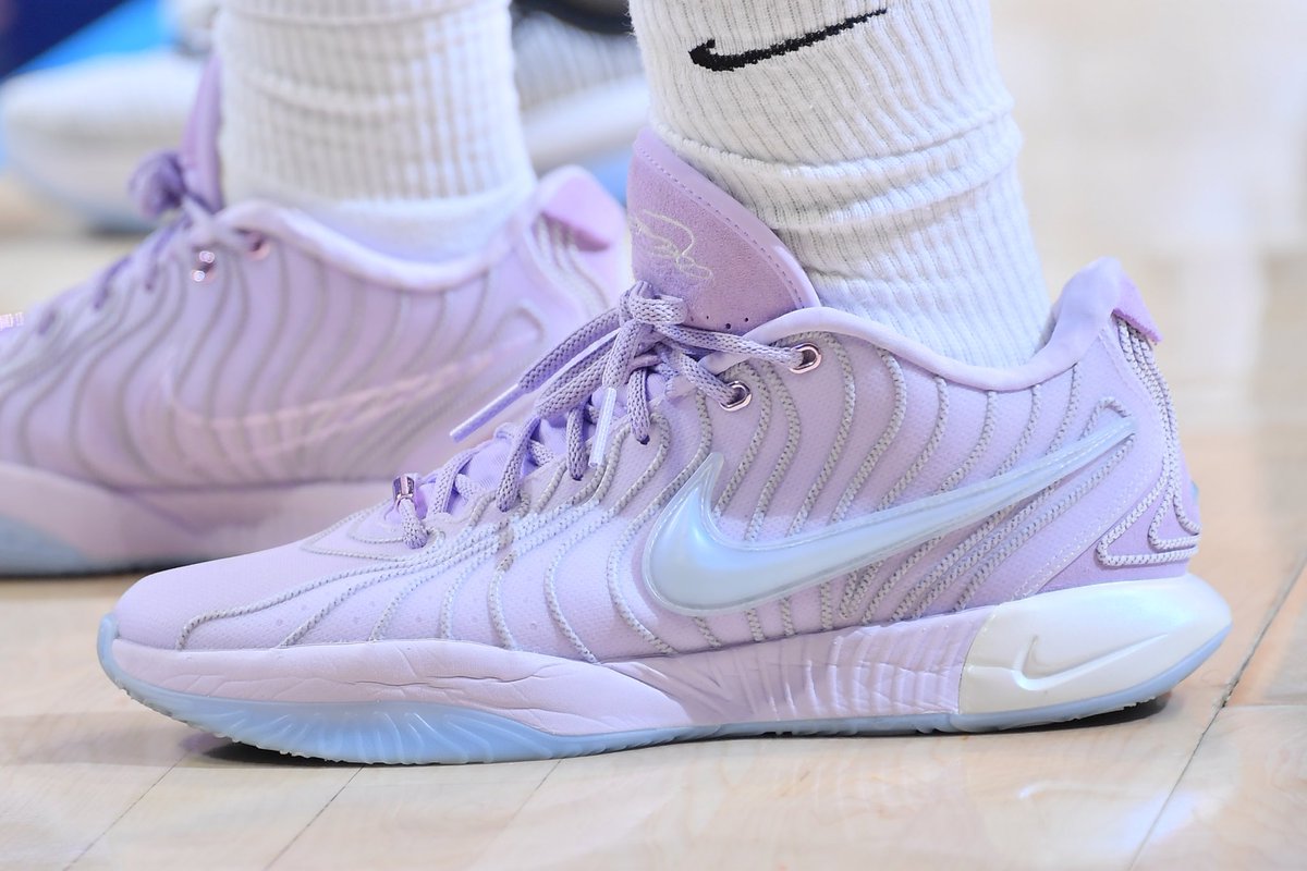 SLAMKicks's tweet image. You’re looking at the first player in WNBA history to drop at least 35 points, 10 boards and five steals in a game. 

This is A’ja Wilson’s world, we’re just living in it. @_ajawilson22