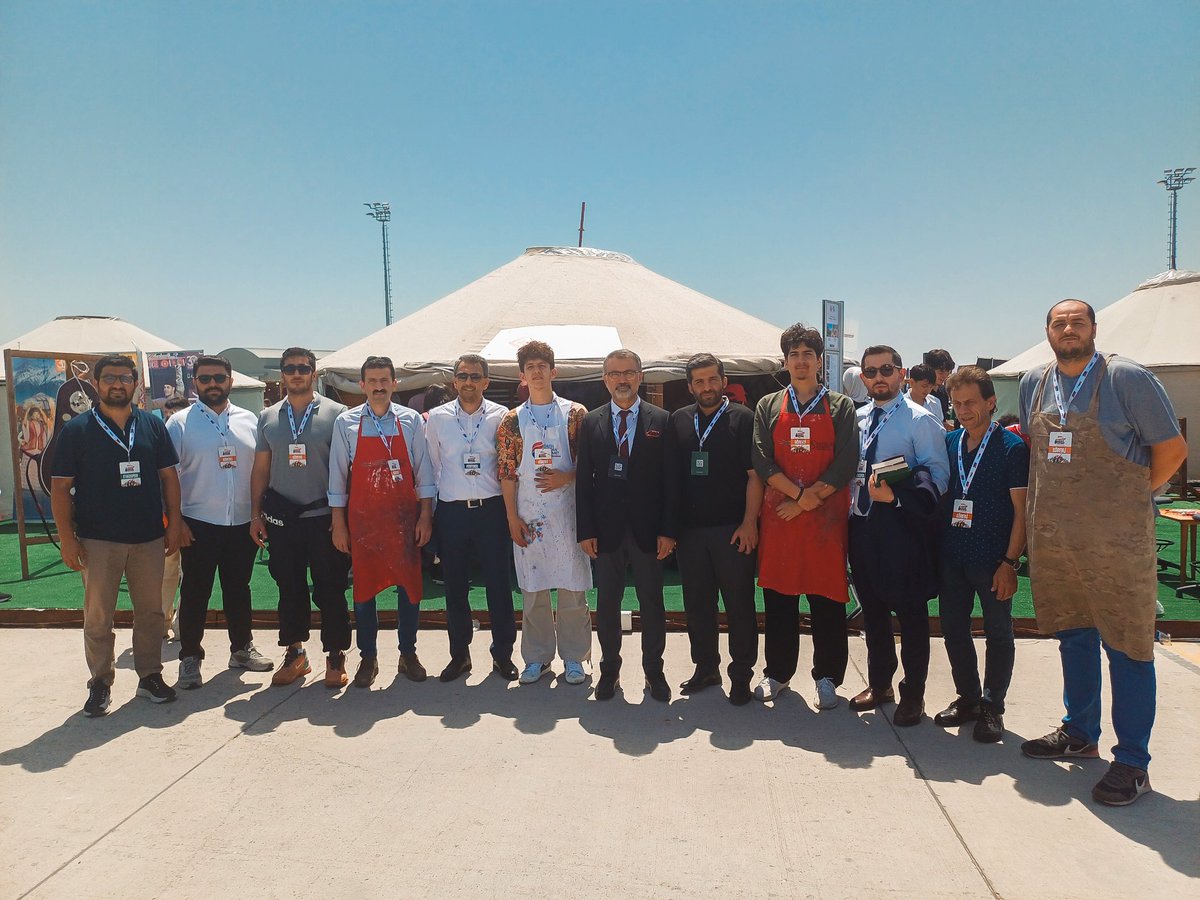 Fsmvusks's tweet photo. Fatih Sultan Mehmet Vakıf Üniversitesi olarak 6. Etnospor Kültür Festivali’nde yerimizi aldık.

Geleneksel oyunlar, kültürel faaliyetler, ülke tanıtımları ve daha fazlasının yer aldığı festivalde gelen misafirlerimizle buluştuk. 

İlk gün geride kaldı, yarın görüşmek üzere👋🐎🏹 https://t.co/UDpXYUFaTa