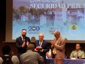 Skynet_Segur's tweet photo. La Asociación Nacional de Directores de Seguridad Siglo XXI participa en la celebración del Día de la Seguridad Privada en Granada https://t.co/0xEIrrX6mD https://t.co/KeNMSlzAk1