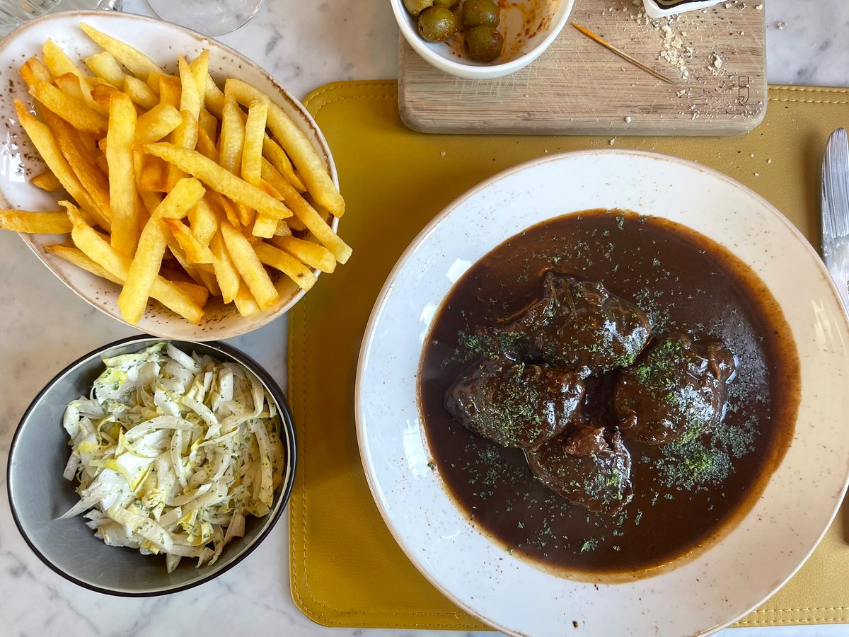 joukesp's tweet image. #WednesdayDinner #EatingOut #PorkJowls #MechelseKoekoek #CaféGlacé #TarteTatin
When the powers that be decide to have dinner out, you go &amp;amp; try out a new Brasserie Sentiment in our neighbourhood.
Quite good and we’ll definitely give it a second try.
Great dishes, friendly service.