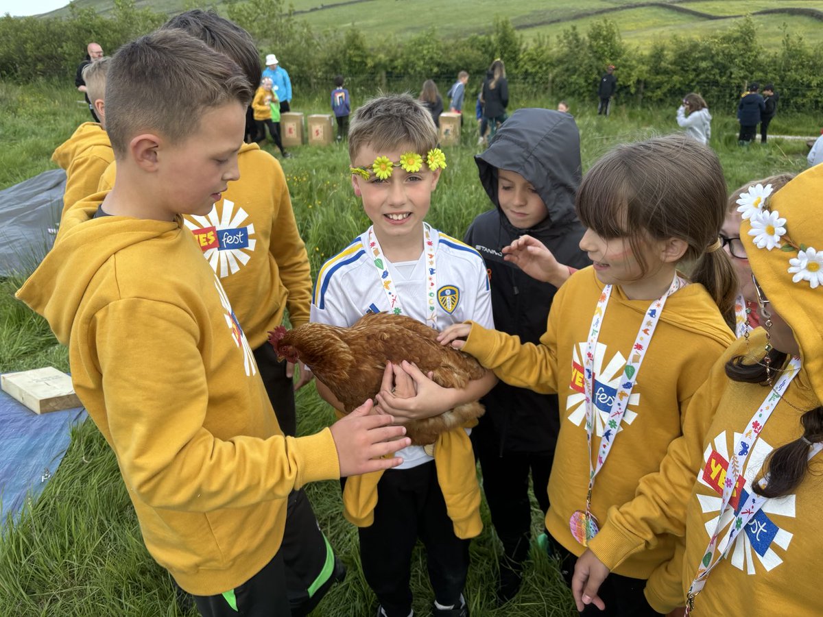 hcpsleeds's tweet photo. Letβs hope Charlie the Chicken π₯ is not one of our pizza toppingsβ¦ π¬ #yesfest #impossibleisnothing https://t.co/fl1XwLUHe5