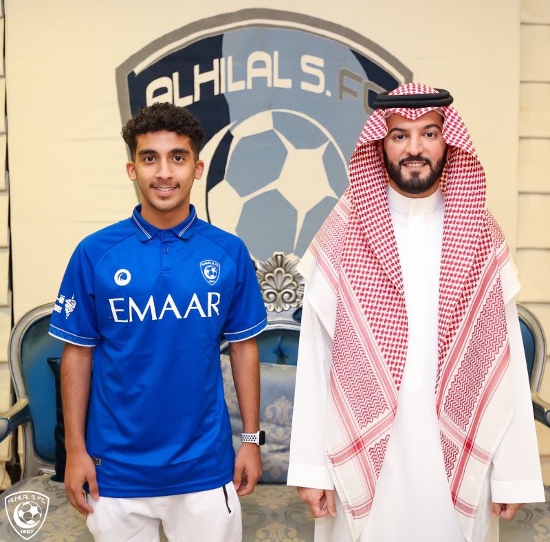 khdier3500's tweet photo. 🔴 خاص ..
لاعب خط الوسط بنادي #الهلال صهيب بن أيمن الزيد ( 19 سنة ) قريب جداً من العودة لمسقط رأسه في #الجوف .. https://t.co/mc8jryeb0Q