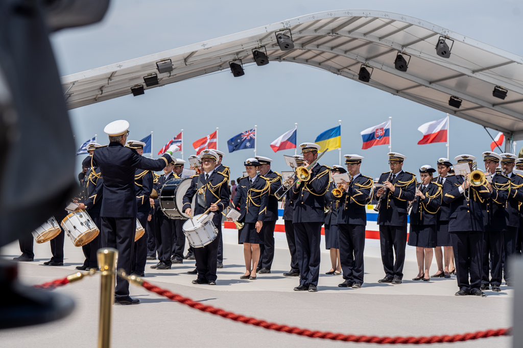 Dire « je me souviens » c’est rendre hommage et remercier ceux qui le 6 juin 1944 débarquèrent pour libérer la France.

80 ans après, à Omaha Beach, nous leur disons que leurs sacrifices n’ont pas été vains.