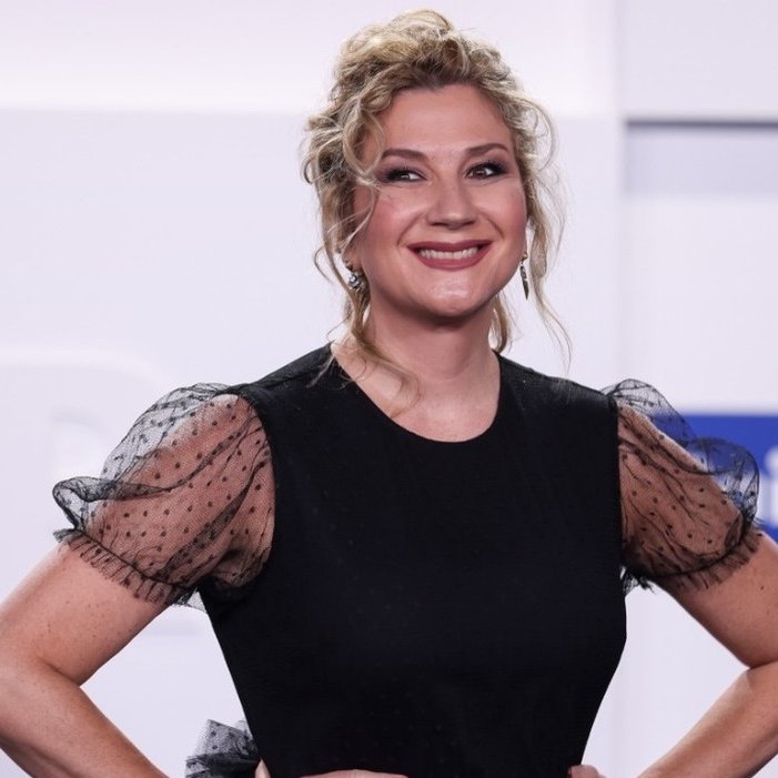 leo_cecchi91's tweet image. Voglio esprimere solidarietà a Serena Bortone, a cui oggi nei nuovi palinsesti Rai hanno tolto quasi tutto lo spazio, lasciandola solo il sabato.

Non potevano cacciarla dopo la sua libera e legittima denuncia del nuovo corso della televisione pubblica e la censura a Scurati,…