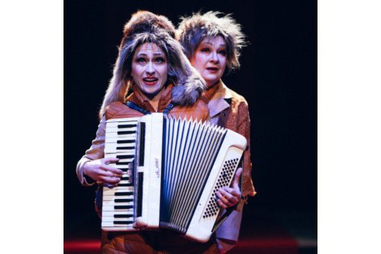 28. září uvedeme v obnovené premiéře. 

A tak tě prosím, kníže - Karel Steigerwald

režie: Radim Špaček
hudba: Aleš Březina
scéna a kostýmy: Zuzana Krejzková

hrají: Jiří Štrébl, Patrik Děrgel, Eva Salzmannová a Anežka Hessová

Vstupenky jsou v prodeji.