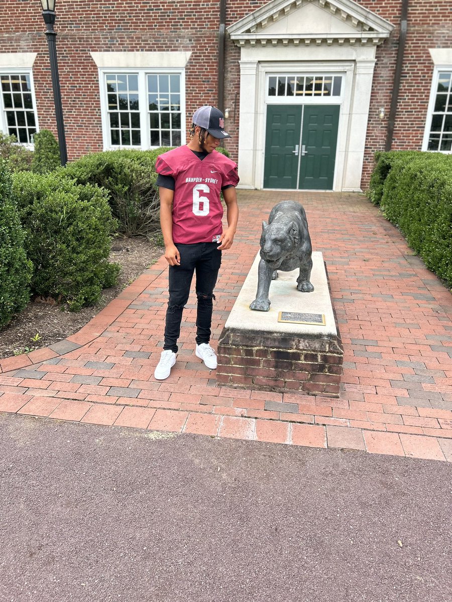 Had a great visit <a href="/HSC__FOOTBALL/">H-SC Football</a> appreciate <a href="/Coach_Luvara/">Vince Luvara</a> for the invite,was a great opportunity to get on their campus 
<a href="/CoachJBake/">Josh Baker</a>