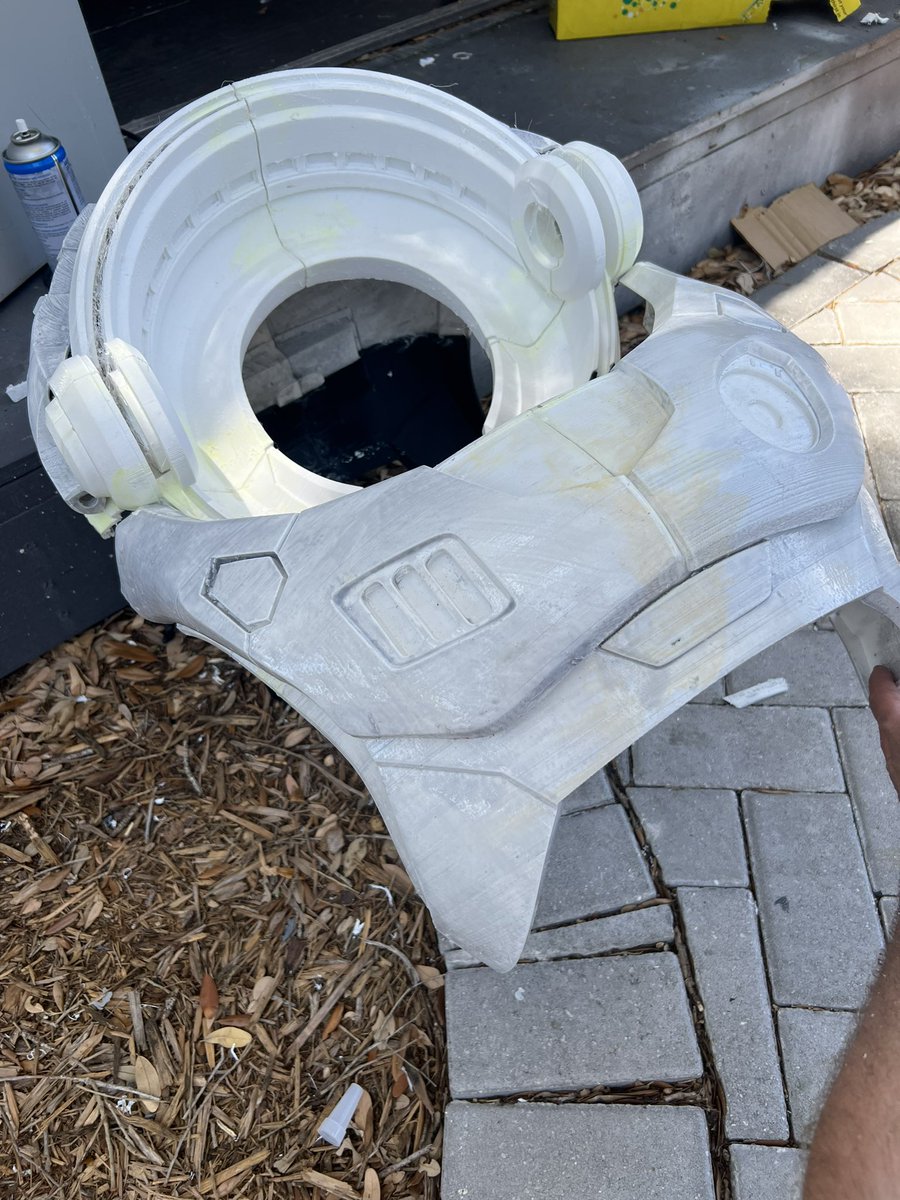 BuzzKnightyear's tweet image. Making moves on the chest assembly hinge system on the shoulders. Decided that trying to make some kind of connection happen next to my ears where I can not see will just not be possible. Going to implement some magnetic Fidlock buckles under the arms to hold it closed.