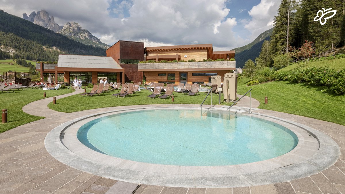 Find harmony between body and mind and let yourself be surprised by the magic of wellness in Trentino ➡️ tinyurl.com/TrentinoWellne…

[📷 R. Kiaulehn]
#visittrentino #trentinowow #springintrentino