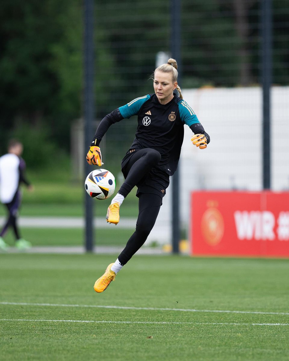 Merle Frohms tweet media