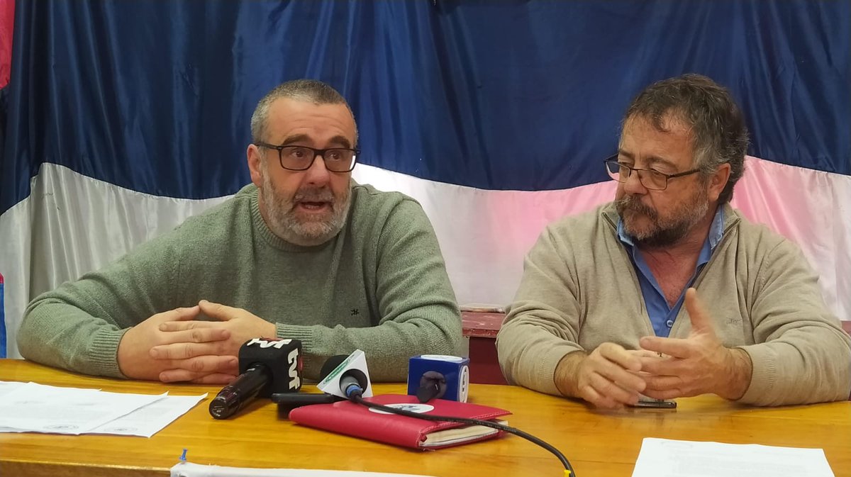 ftc_hd's tweet photo. El diputado Carlos Rodríguez Gálvez denunció clientelismo político en OSE y el ingreso irregular de personas vinculadas al P.N al organismo. En el local central del F.A Rodríguez Gálvez denunció la situación y responsabilizó al secretario de presidencia de OSE Guillermo Datti https://t.co/EXLkIjbsy5