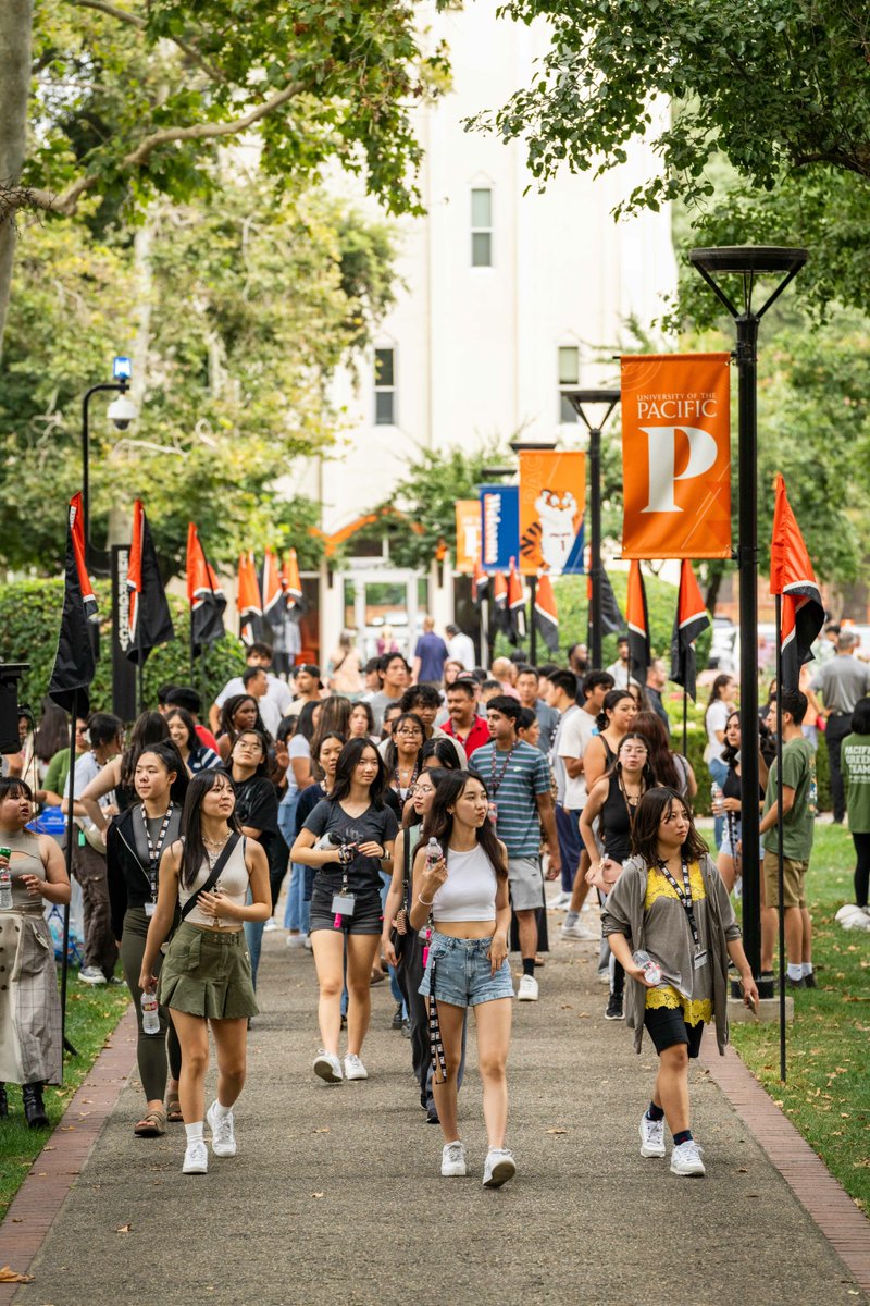 UOPacific's tweet photo. 🎓🌟 Happy Higher Ed Day! 🌟🎓 At Pacific, we’re celebrating the power of higher education to transform lives and shape futures. Today, we recognize the incredible achievements of our students, faculty and alumni who continue to inspire and lead in their fields. #jointheroar https://t.co/YpPeqHZ1RC