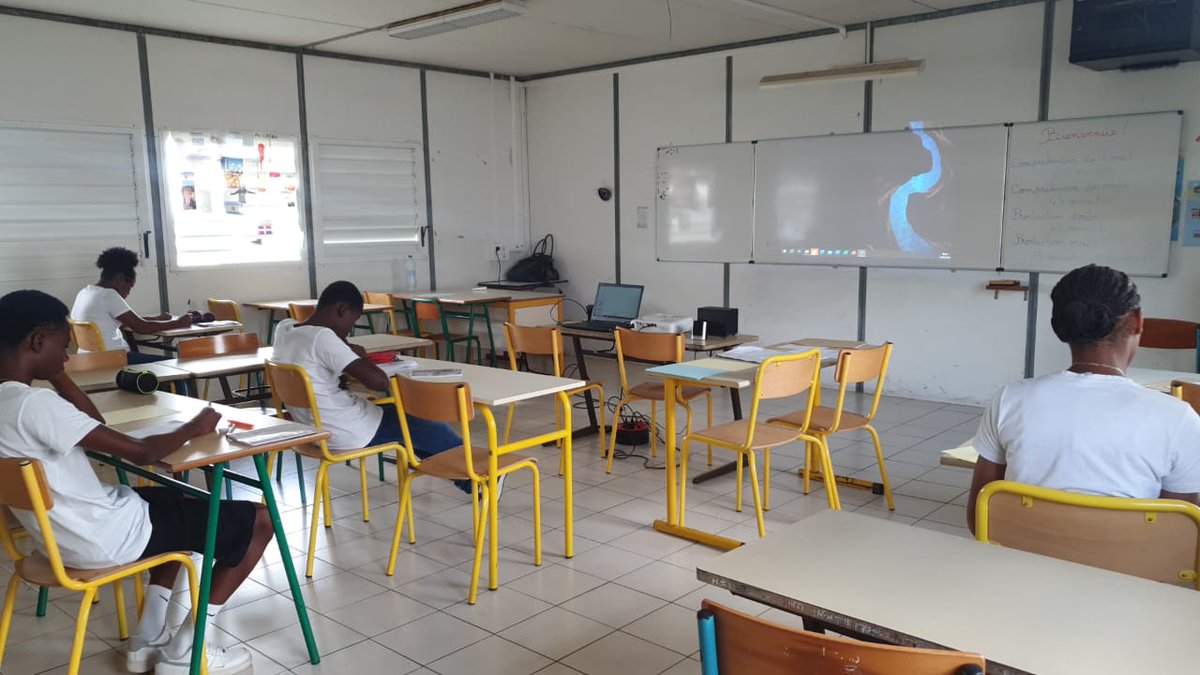 CasnavG's tweet photo. Nouvelle session du DELF scolaire à l'@AcGuadeloupe
Bonne chance à tous les candidats  des UPE2A de Guadeloupe, dépendances et Îles de Nord💪🏼💪🏼💪🏼
@FEI_sevres https://t.co/jzVDtaUF50