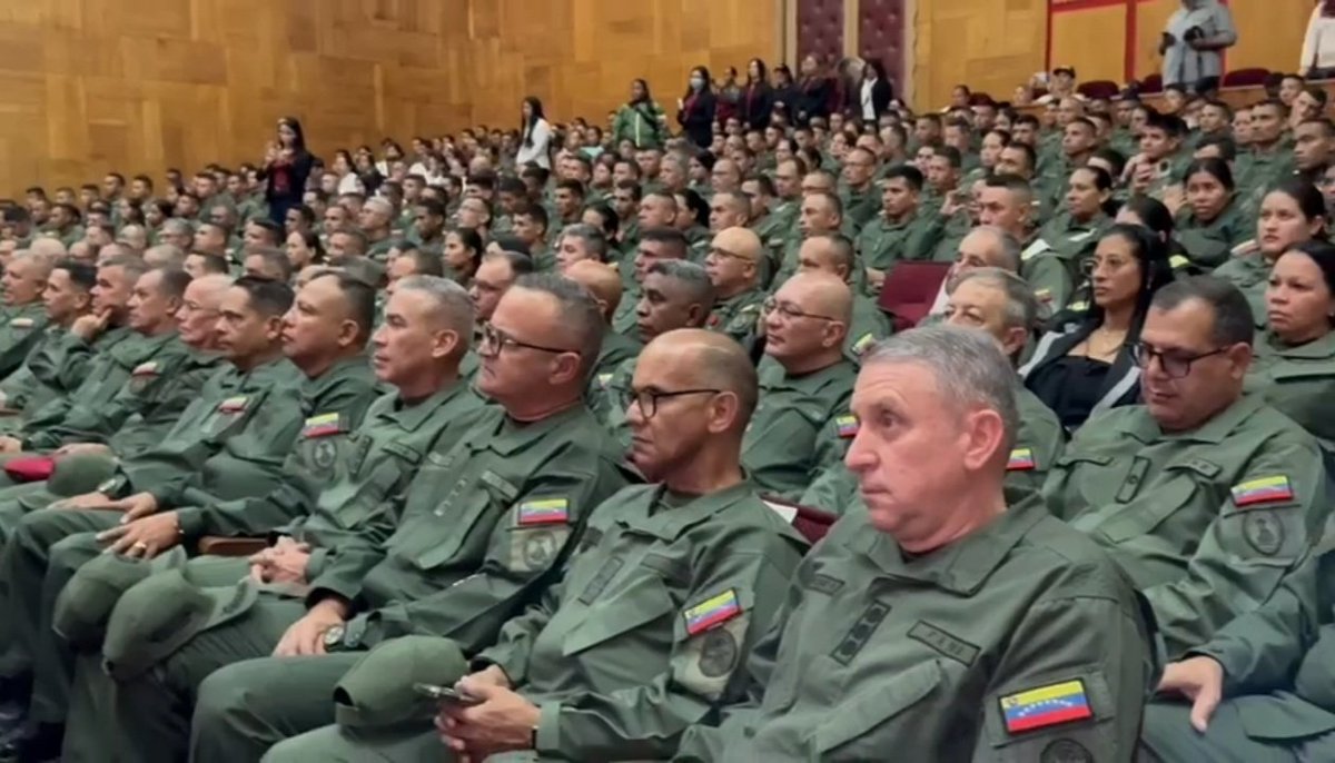 Cuenta Oficial de la Aviación Militar Bolivariana tweet media