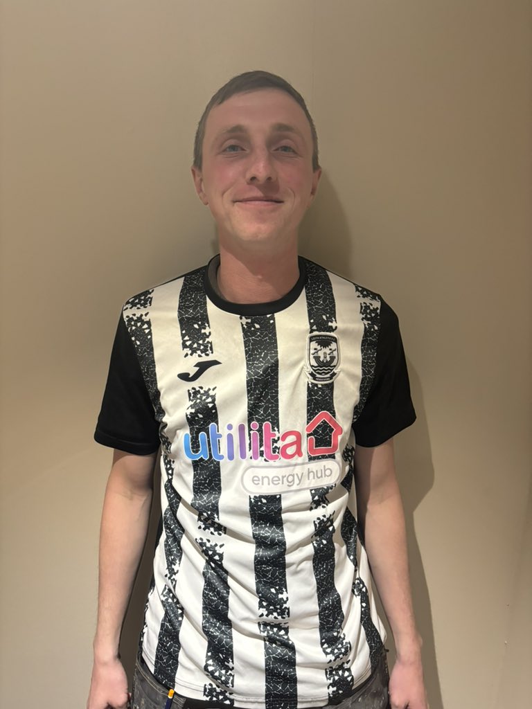 ✍️ Another two quality signings tonight. Delighted to add Arran Gosman and Paul Martin for the new season ⚫️⚪️

Gozzi has represented Scotland at amateur level, while Paul has scored plenty goals in the Premier League last few years. 

Welcome lads ⚽️