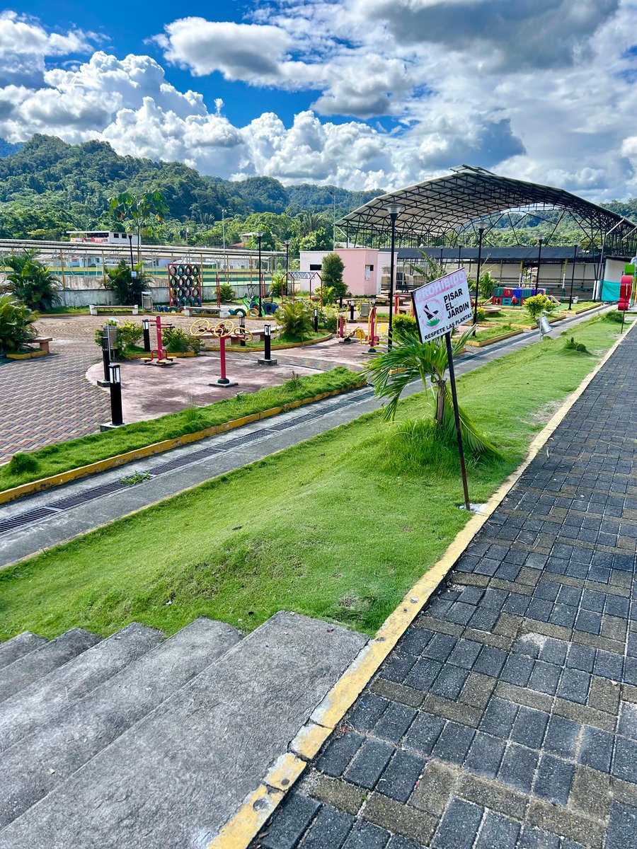 mannaproject's tweet photo. So pleased to share the latest dispatch from Ecuador from the words of @claramhassan. Check out the link in bio to learn a bit more about how to grow through play! 

 #ecuador #amazonrainforest #internship #internabroad #playground https://t.co/AgTfkuaXri