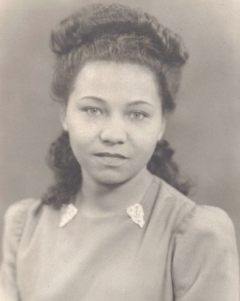 Thinking of my beautiful mother, Mildred Parish Massey, on what would have been her 100th birthday.
 
Growing up in segregated El Paso, Texas, she taught me how to fight for equality & justice. I love and miss her deeply.