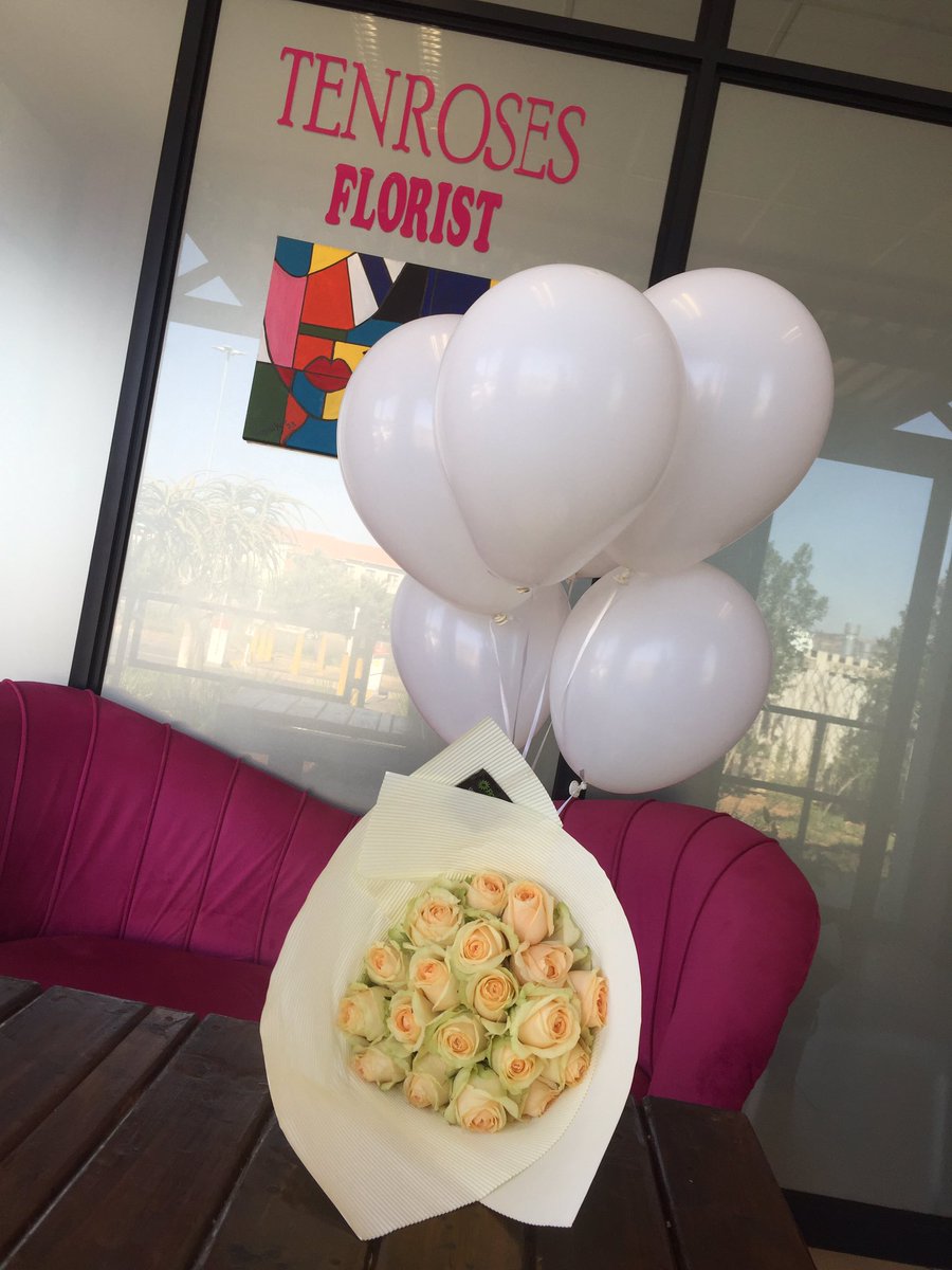 TenRosesflorist's tweet photo. Please visit our Flower shop at Madeira Shopping centre in Pretoria West.
We have flowers from R250 for 20 stems!!
We deliver all around Gauteng!!!
Contact us on 0714593269 to place an order!!!
#flowers #gifting #tenroses #beautiful #balloons https://t.co/yP4AJuUY1X