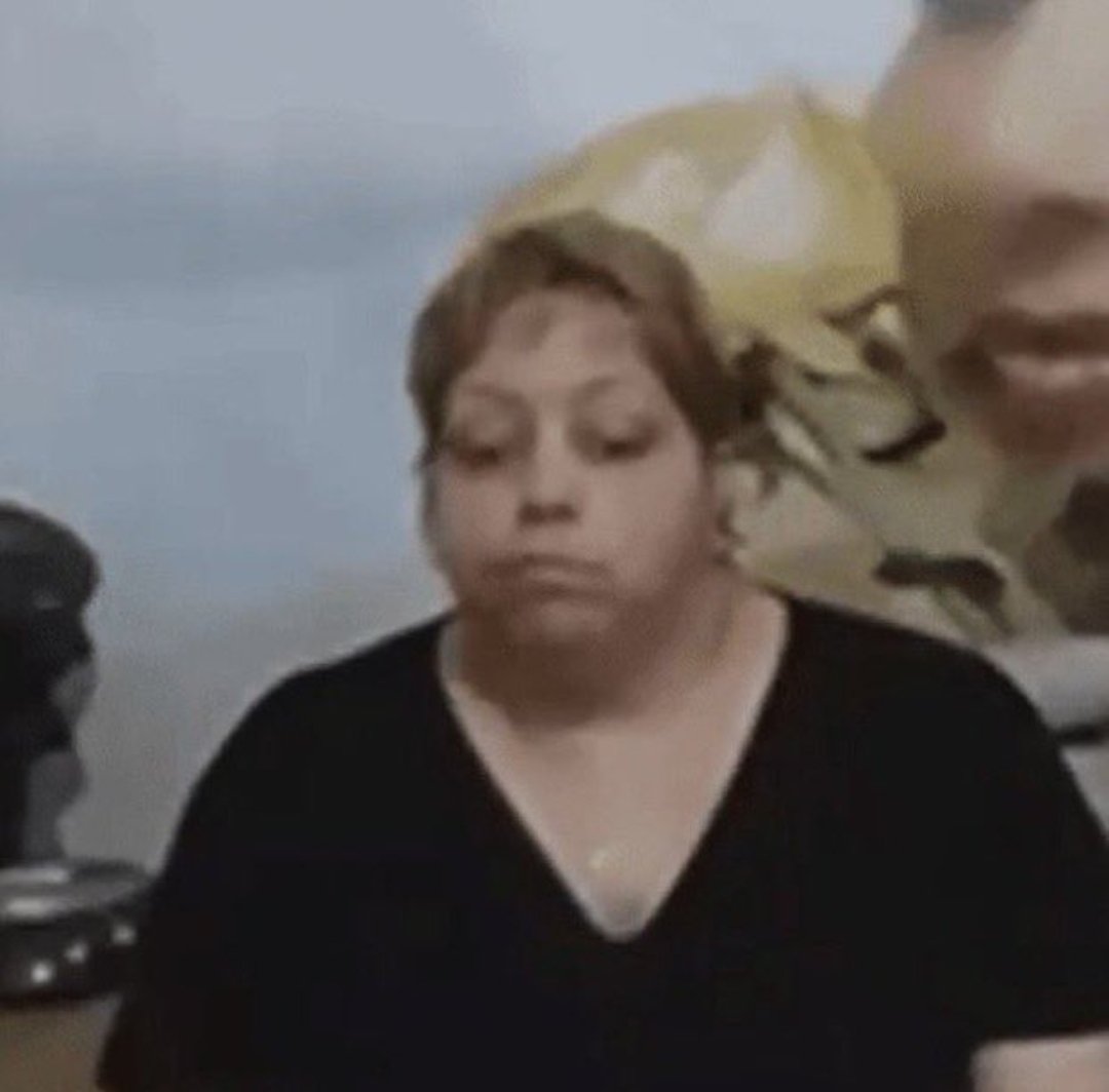 robiestudy's tweet image. ser vestibulando é fingir que não tá vendo um conhecido na rua só porque você sabe que vão perguntar atualizações sobre sua vida e não tem atualização nenhuma 
"sim sim ainda estou estudando para o enem [...]
é pois é...."