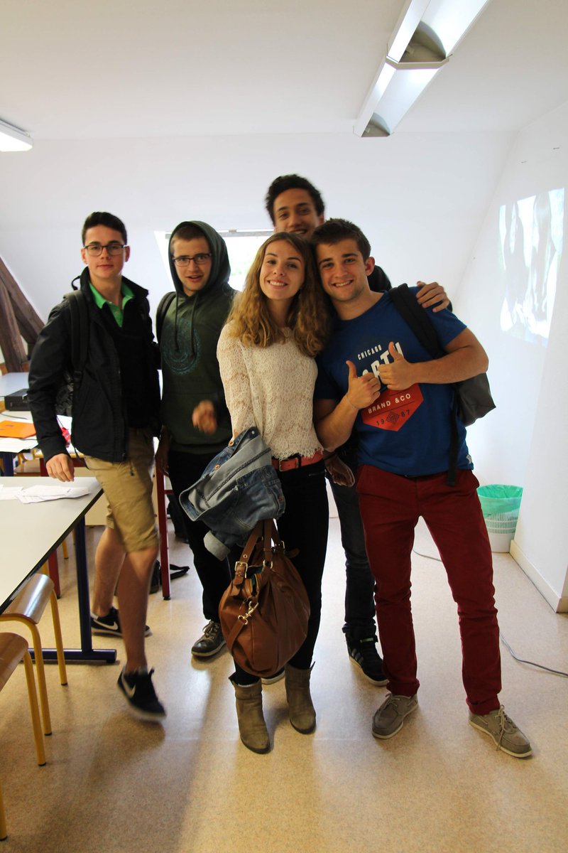 Ten years ago I left the #OIB #InternationalSection in #Wallon.

It was a rollercoaster year but what a joy to teach students like those guys 🥰