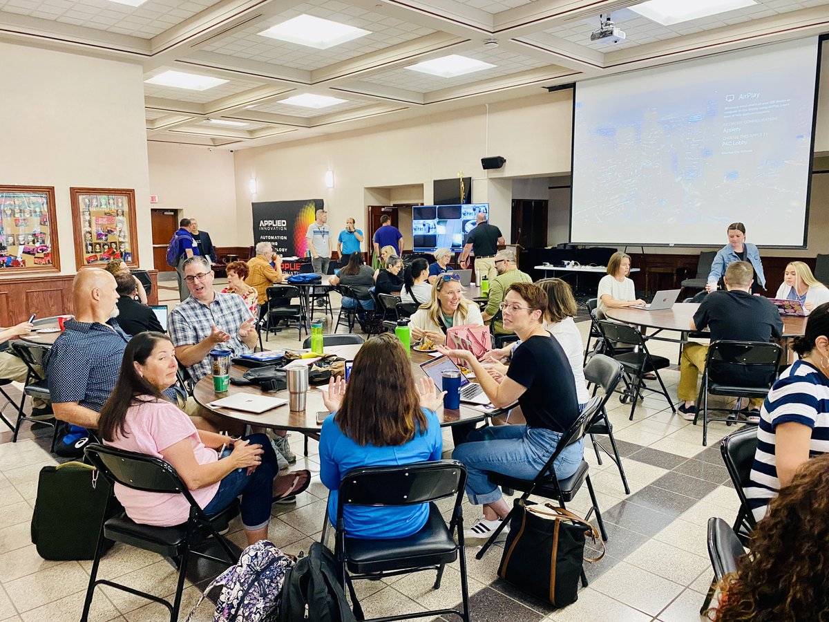 Julianne tweet media