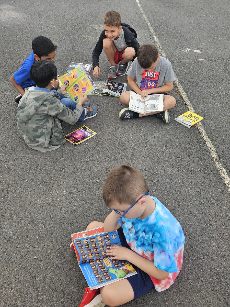 These "Cool Campers" are enjoying today's reward of soaking up a book in the sun! #LRElem #10DayCountdown #PoppingIntoSummer