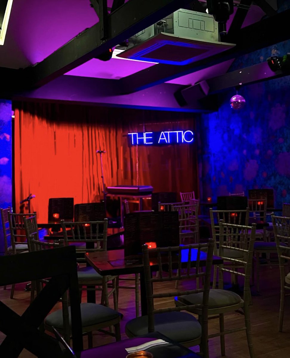hsewearing's tweet photo. Heyy☀️ if you’re a singer, musician or looking for a vibe tonight I’d love to have at Live @ The Attic London this Thursday! Sign up to perform from 6pm or have a drink and enjoy the great vibes and music💫 Soho Zebrano, London 📍 https://t.co/QN7MV47WoS