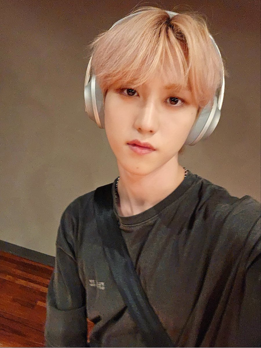by_EPEX's tweet photo. [#예왕]

굿나잇 베비들 😴

#EPEX #이펙스 #YEWANG #예왕 https://t.co/UzLVcySzIL