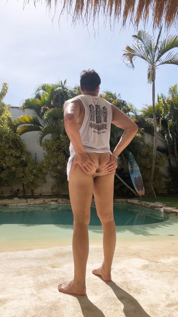 RedboyxITA's tweet photo. RT if that’s the hole you need 😝 https://t.co/XzfzzSOdAf