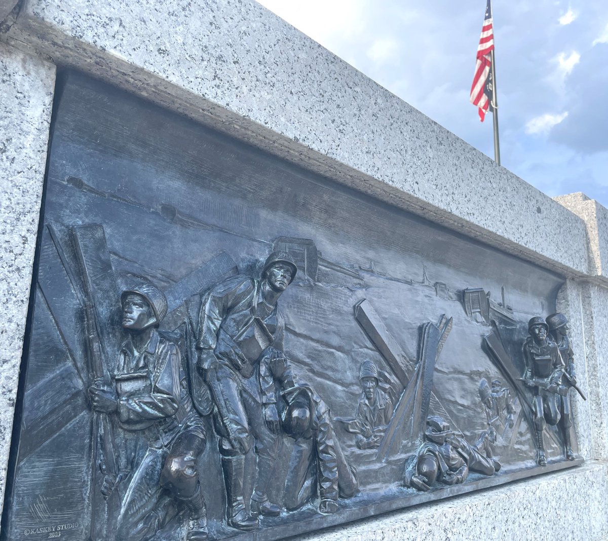 NationalMallNPS's tweet photo. Today is the 80th anniversary of the D-Day invasion of Normandy, which changed the course of World War II. On June 6, 1944, 150,000 Allied troops parachuted behind or landed along a 50-mile stretch of coastline to overwhelm the Nazi defenders &amp; strike a blow for freedom. https://t.co/q3y7hb04DS