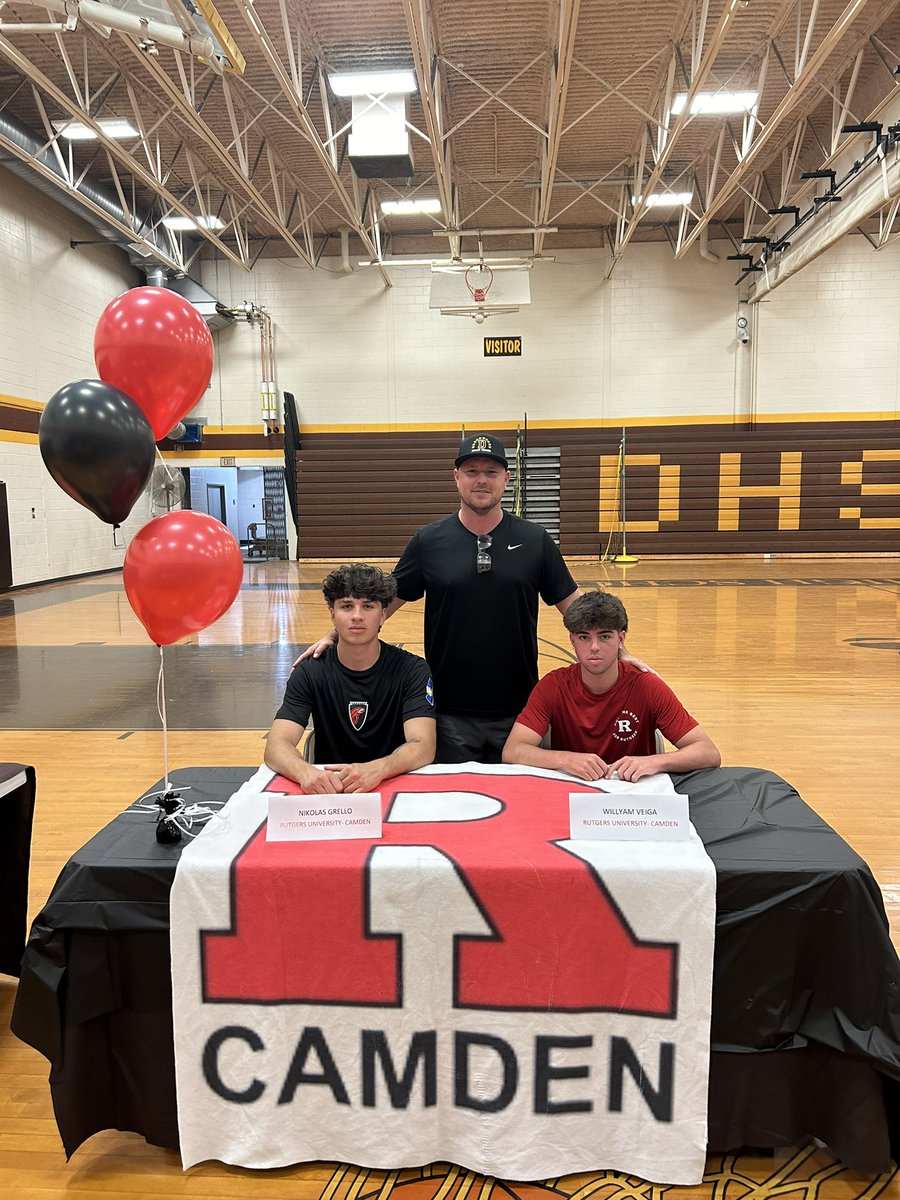 BearsSoccer10's tweet photo. Big congrats to some of our athletes at their official D3 signing day and also to 4 players that were honored for being selected as 1st team BCSL! Congrats to Cian McLoughlin, Willyam Veiga, Nik Grello, and Drew Roskos!
#Bears4Life ๐ป โฝ๏ธ ๐ ๐ https://t.co/0XrFbE7tKh