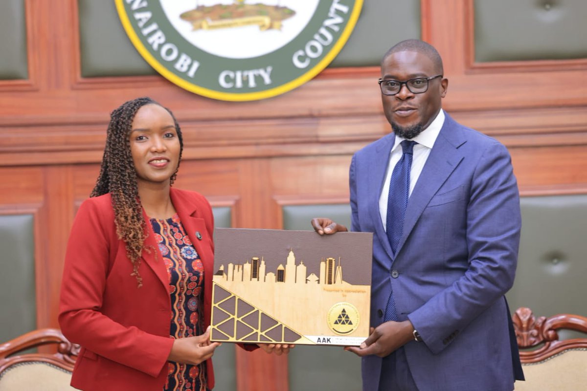 Arch_KE's tweet photo. Earlier today, AAK President @nyolette  led a delegation from the association to present to Nairobi governor H.E. @SakajaJohnson  a matrix of the issues that have continuously plagued the built environment and recommendations to make Nairobi a Just City. https://t.co/Cd4cjk59u9