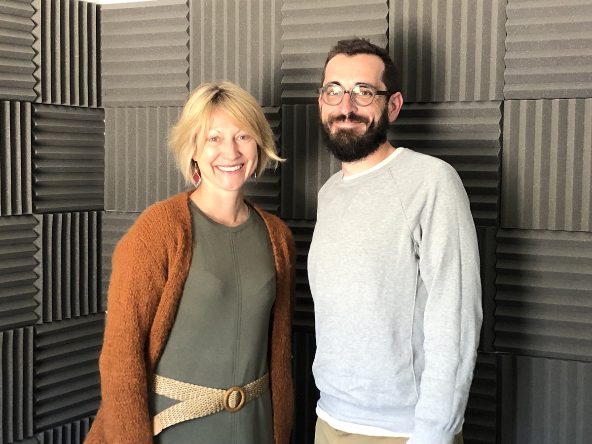 #Baladodiffusion #Mosaïqueslittéraires Daniel Raphalen reçoit Aurélia Ringard écrivaine et animatrice  d’ateliers d’écriture et Pierre Audier créateur de la  structure « Carton Raisin » proposant à la location des expositions  jeunesse et bande dessinée vu.fr/WLuP