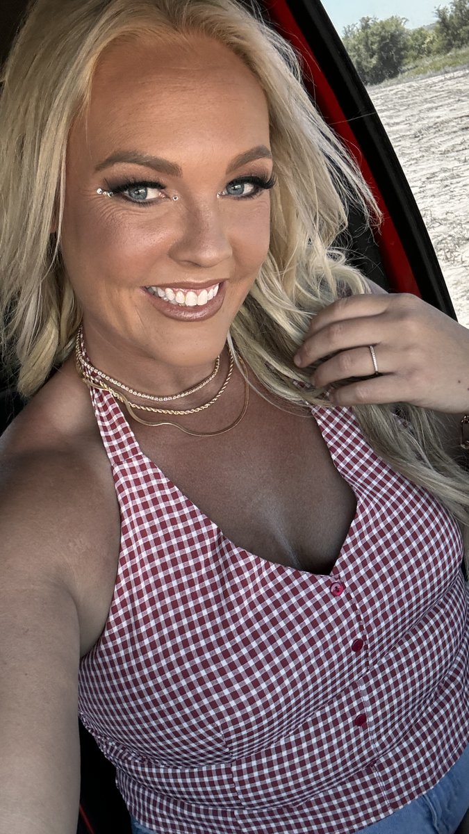 FemaleRancher's tweet photo. Good morning for Nebraska! What’s on your agenda today? Comment below!👇
#FarmLife #PhotographyDay #TractorLife #PlantingSeason #FarmToTable #CountryLiving #RuralLife #FarmerLife #AgLife #EveningRoutine #LifeOnTheFarm #FarmDaily #FarmHustle #FarmChores https://t.co/4cS6fKTRj0
