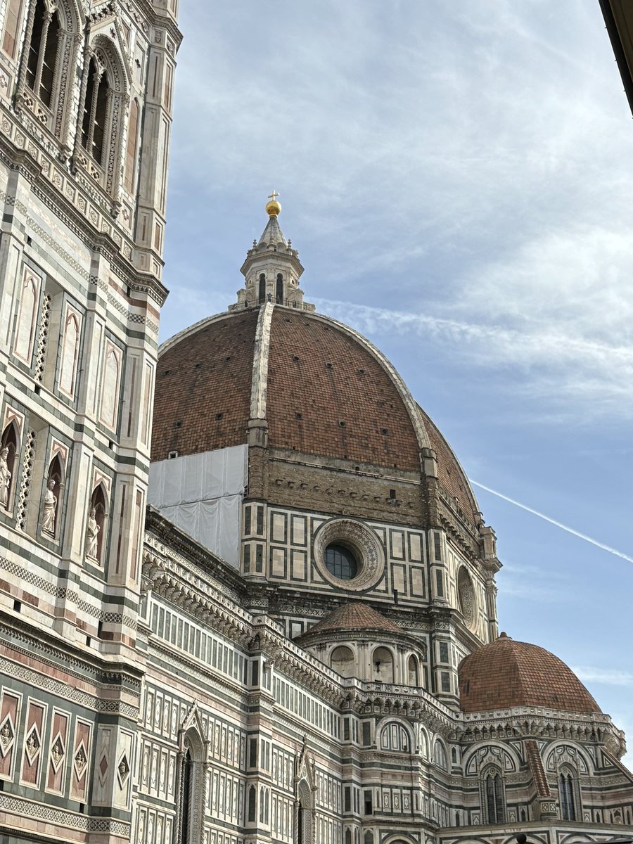 retire2038's tweet image. รีวิวที่เที่ยวนิดหน่อย เผื่อมีคนสนใจ 
ช่วงสงกรานต์เราไปอิตาลีมา 🇮🇹
14 วัน งบประมาณ 100,000 ไม่เกิน
*ได้ตั๋วถูก ไป-กลับ 22,000 // กินดีทุกวัน มื้อละ 30 ยูโร+ นอน รร ดี 

เส้นทาง Milan &amp;gt; Venice &amp;gt; Florence &amp;gt; Rome แวะเที่ยวระหว่างทางเมือง Pisa, Cinque Terre, Siana สวยหลายเมืองเลย