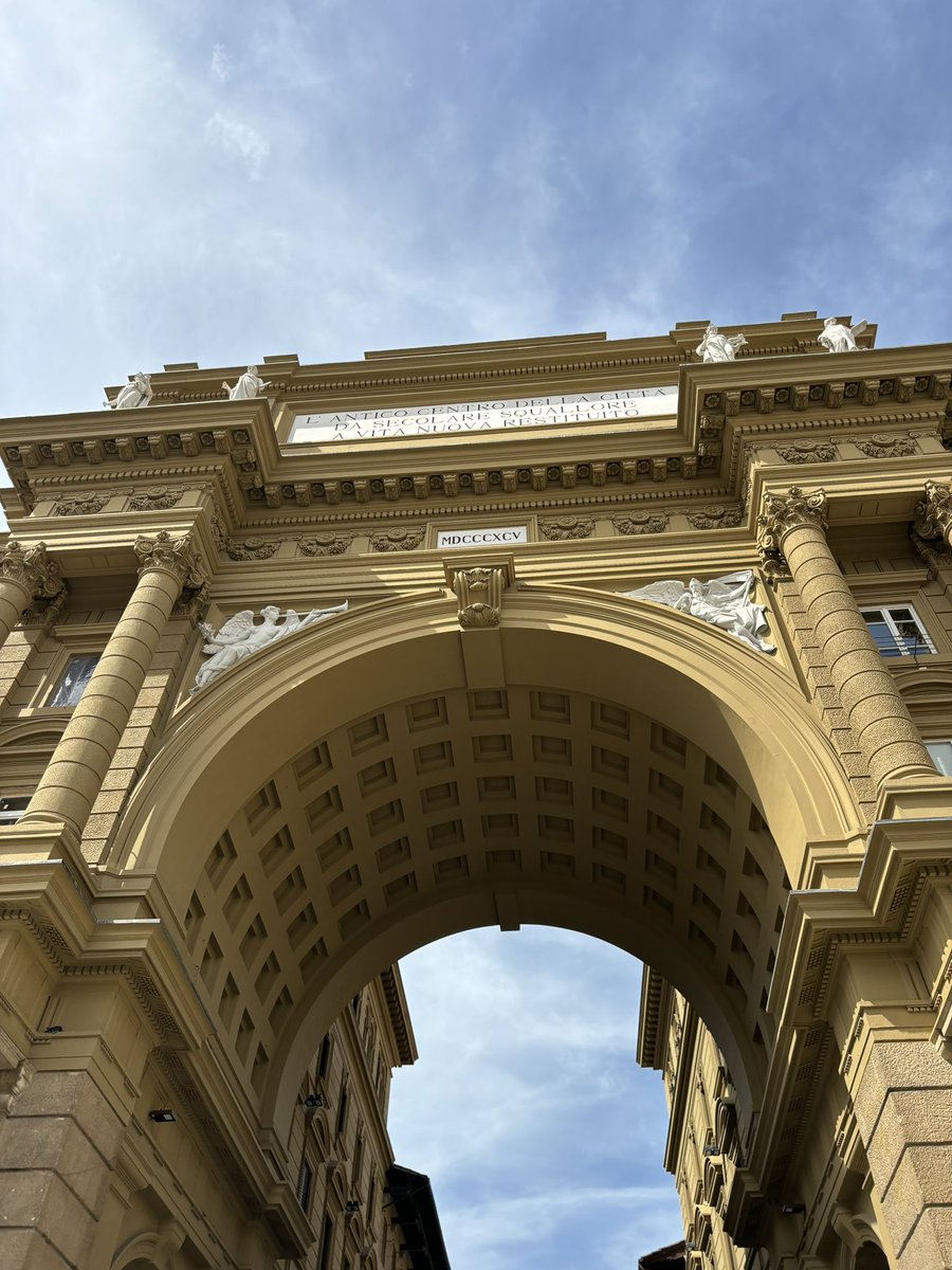 retire2038's tweet image. รีวิวที่เที่ยวนิดหน่อย เผื่อมีคนสนใจ 
ช่วงสงกรานต์เราไปอิตาลีมา 🇮🇹
14 วัน งบประมาณ 100,000 ไม่เกิน
*ได้ตั๋วถูก ไป-กลับ 22,000 // กินดีทุกวัน มื้อละ 30 ยูโร+ นอน รร ดี 

เส้นทาง Milan &amp;gt; Venice &amp;gt; Florence &amp;gt; Rome แวะเที่ยวระหว่างทางเมือง Pisa, Cinque Terre, Siana สวยหลายเมืองเลย