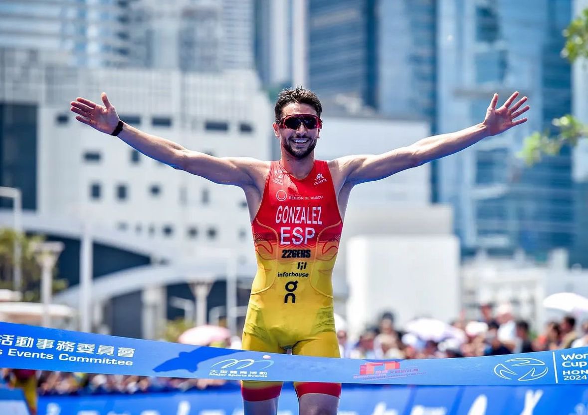 Alberto González representará a la <a href="/TRIATLONSP/">FETRI</a> en <a href="/Paris2024/">Paris 2024</a> 

¡Orgullo malagueño! 💚💜