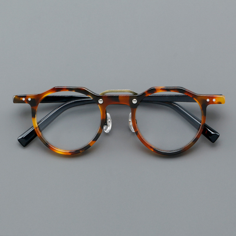 gezhen1992's tweet photo. 8002 High quality acetate eyeglass frames Retro round glasses
You can add your prescription
#menglasses #womenglasses #fasioneyewear #eyewear #eyewearstyle #eyeglasses #eyeglassframes #southood #glasses #eyewearfashion #eyeglassframes #frames #optical https://t.co/UdCZpMC65e