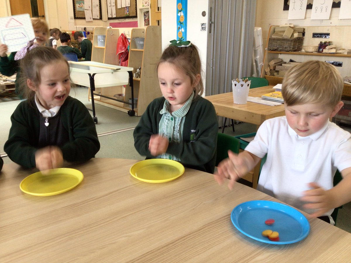 GatesPenguins's tweet photo. We have been trying super hard learning our number bonds to 5. We have been using different stem sentences. #thegatesmaths #thegateseyfs #stemsentences https://t.co/8DHFbDncEf