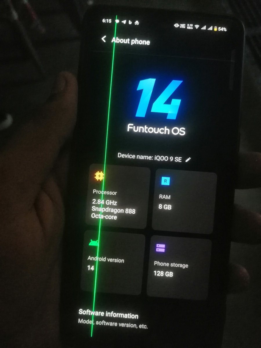 ECHOESOFTHEEART's tweet photo. After recent software update I'm facing green line on my screen 
 @IqooInd @Vivo_India https://t.co/ApN1DQ11k4