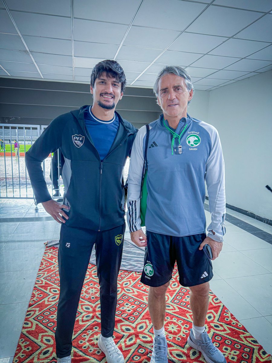 Just met the legendary Roberto Mancini—what an inspiring encounter! <a href="/robymancio/">Roberto Mancini</a>