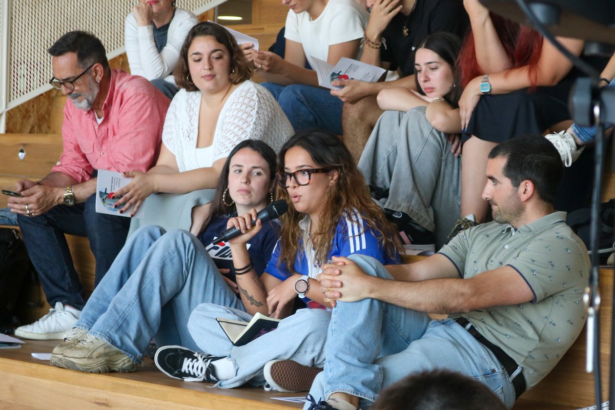 Huhezi's tweet image. 🎯 Lehen aldiz egin dute #PosterEguna #humanitatedigitalglobalak graduko ikasleek. Gradu Bukaerako Lanak aurkeztu dituzte landu dituzten erakundeen aurrean.

📸 Albistea eta argazki guztiak: ow.ly/Vglj50SaKM2

@MUnibertsitatea #learningfromreality