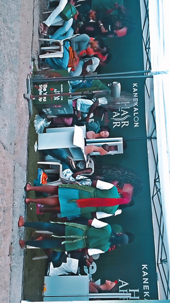 TeemannAI's tweet image. Kanekalon presenting #xpression product in #yabatech.... They are really giving out gift items such as clothes, Brazilian attachment and wool 😃😃👏

#Origin #FinanceBill2024 #asup