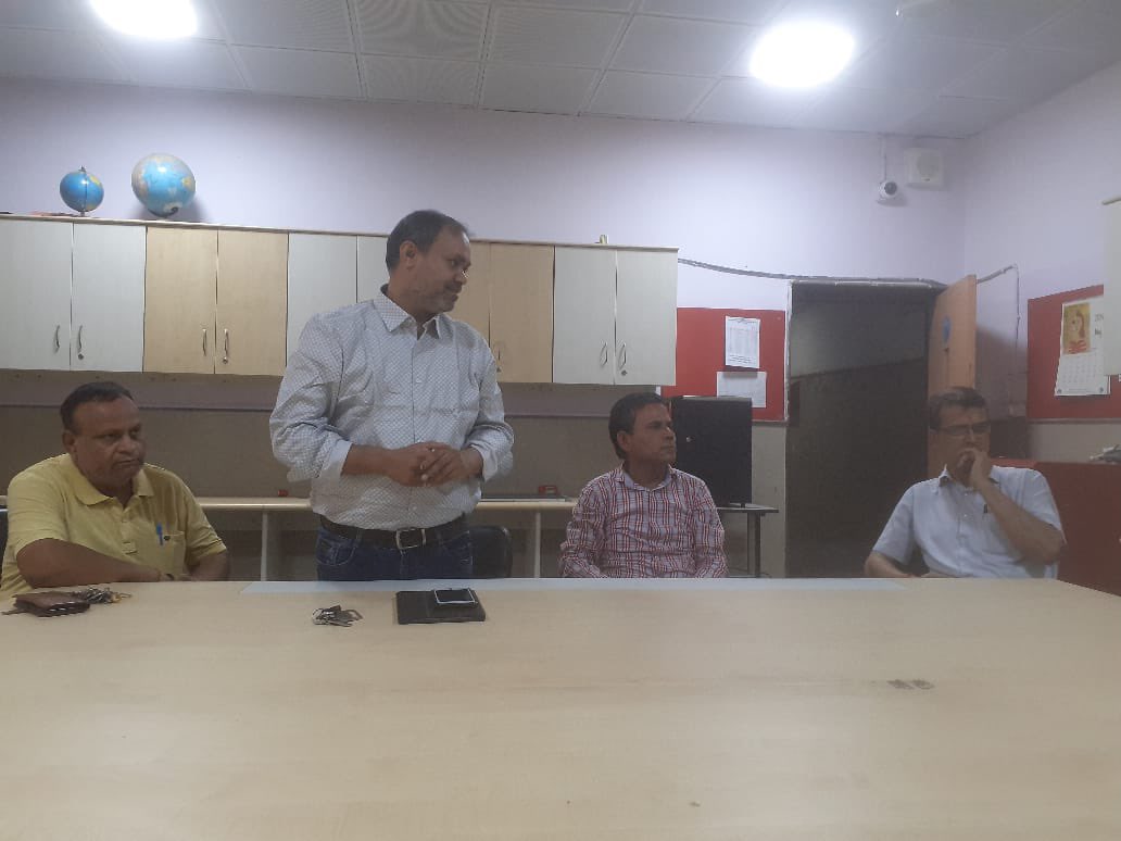 Chandan Jha (@iamcjha) on Twitter photo #BuddingEntrepreneurs
Today I was called to <a href="/SAPGBSSS/">SAP GBSSS SEC V DR AMBEDKAR NAGAR NEW DELHI</a> to meet the team members of 2 teams who made it to top 100 teams in <a href="/BB_official2021/">Business Blasters</a> under <a href="/EMCCLASS/">Entrepreneurship Mindset Class</a>
<a href="/DrShaileshSha11/">Dr.Shailesh Sharma</a> Sir motivated them & they are excited about their future.
<a href="/Dir_Education/">DIRECTORATE OF EDUCATION Delhi</a> <a href="/PbpandeyB/">B P Pandey</a>
<a href="/SapnaYadav_EMC/">Sapna Yadav</a> #BuddingEntrepreneurs
Today I was called to <a href="/SAPGBSSS/">SAP GBSSS SEC V DR AMBEDKAR NAGAR NEW DELHI</a> to meet the team members of 2 teams who made it to top 100 teams in <a href="/BB_official2021/">Business Blasters</a> under <a href="/EMCCLASS/">Entrepreneurship Mindset Class</a>
<a href="/DrShaileshSha11/">Dr.Shailesh Sharma</a> Sir motivated them & they are excited about their future.
<a href="/Dir_Education/">DIRECTORATE OF EDUCATION Delhi</a> <a href="/PbpandeyB/">B P Pandey</a>
<a href="/SapnaYadav_EMC/">Sapna Yadav</a>