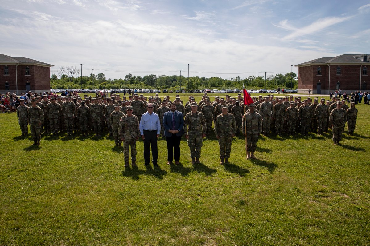 NationalGuardIN's tweet photo. We take pride in the professionalism of our 252nd Support Maintenance Company as they depart for their mission in Kuwait. U.S. Sen. Mike Braun and Maj. Gen. Dale Lyles, #Indiana’s adjutant general, joined the unit and their loved ones for the departure ceremony at Camp Atterbury. https://t.co/FjegCsXAka
