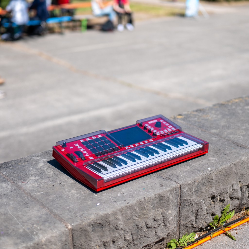 Decksaver's tweet photo. Here is an exclusive sneak peek at the Decksaver cover for the amazing Akai MPC Key 37.
It will be available in a couple of months!
Keep your eyes peeled and sign up to the newsletter 👀
#Decksaver #AKAIProfessional #MPCKey37 #AKAI #AKAIMPC #AKAIMPCKey37 https://t.co/Fm7stYt20p