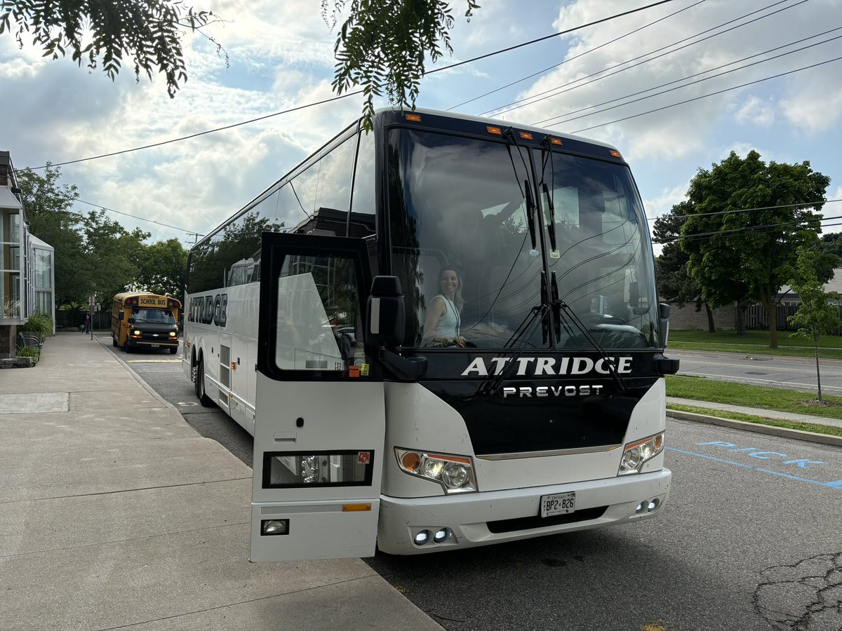 And they’re off! The grade 8s are heading downtown to Casa Loma, Ripley’s Aquarium and a Jays game. Have an amazing grad trip!