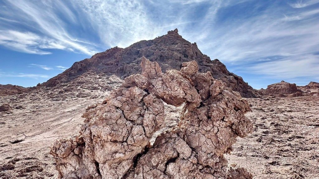 OutdoorsWire's tweet photo. Runners, earn your bragging rights during the Atacama Crossing https://t.co/oHsQ32l0h9 https://t.co/PvZu51hZhe