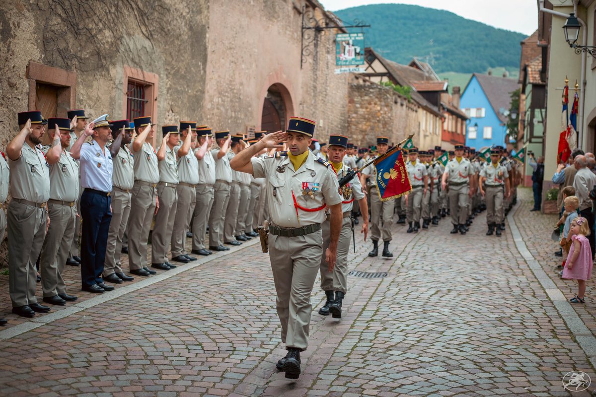 152eRI's tweet photo. La passation de commandement de la 4e compagnie s’est déroulée à Kientzheim. 

Le capitaine Blaise, après deux années intenses à la tête de sa compagnie, a ému l’assistance en rendant le commandement au capitaine Maxence. 

Bon vent au capitaine Blaise 🫡🇫🇷 https://t.co/BO8JuKmONt