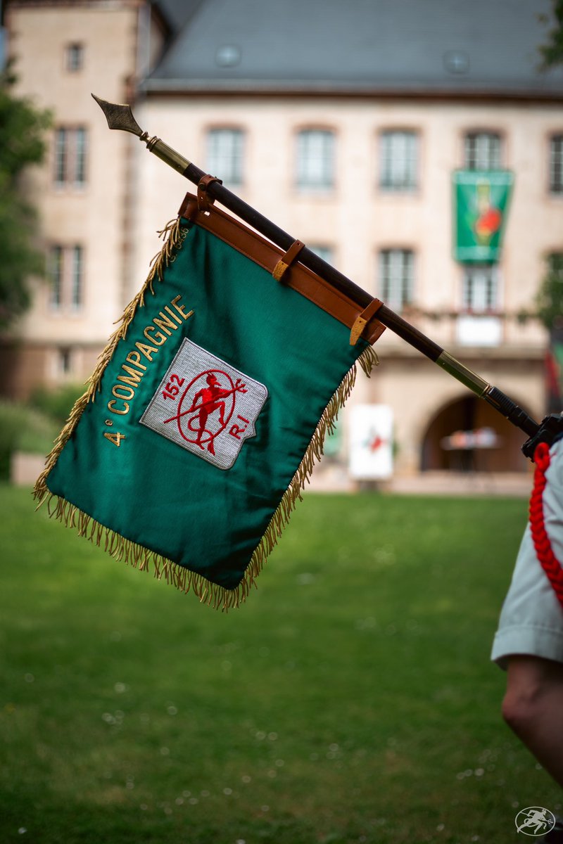 152eRI's tweet photo. La passation de commandement de la 4e compagnie s’est déroulée à Kientzheim. 

Le capitaine Blaise, après deux années intenses à la tête de sa compagnie, a ému l’assistance en rendant le commandement au capitaine Maxence. 

Bon vent au capitaine Blaise 🫡🇫🇷 https://t.co/BO8JuKmONt