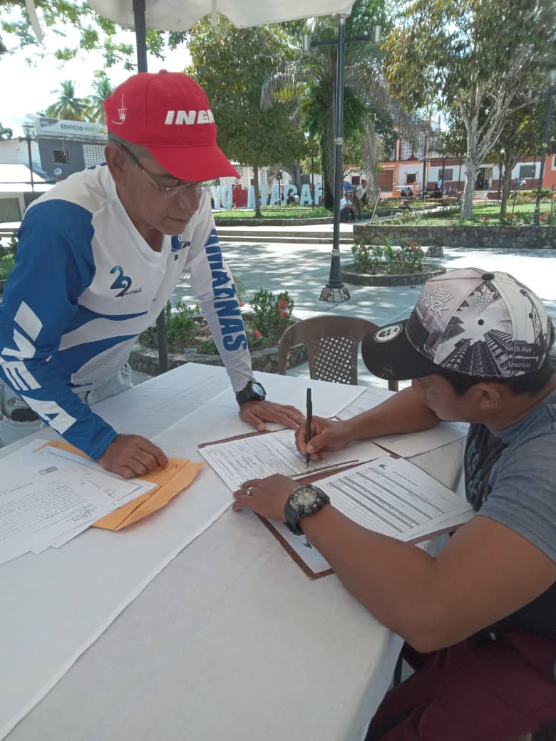 capiptoamazonas's tweet photo. #6Jun @capiptoamazonas realizó Jornada en el Municipio Indígena Atabapo Jornada integral a los pescadores artesanales #INEA #ComprometidosConLaVenezuelaAzul 💙 https://t.co/Vlune0Gt4A